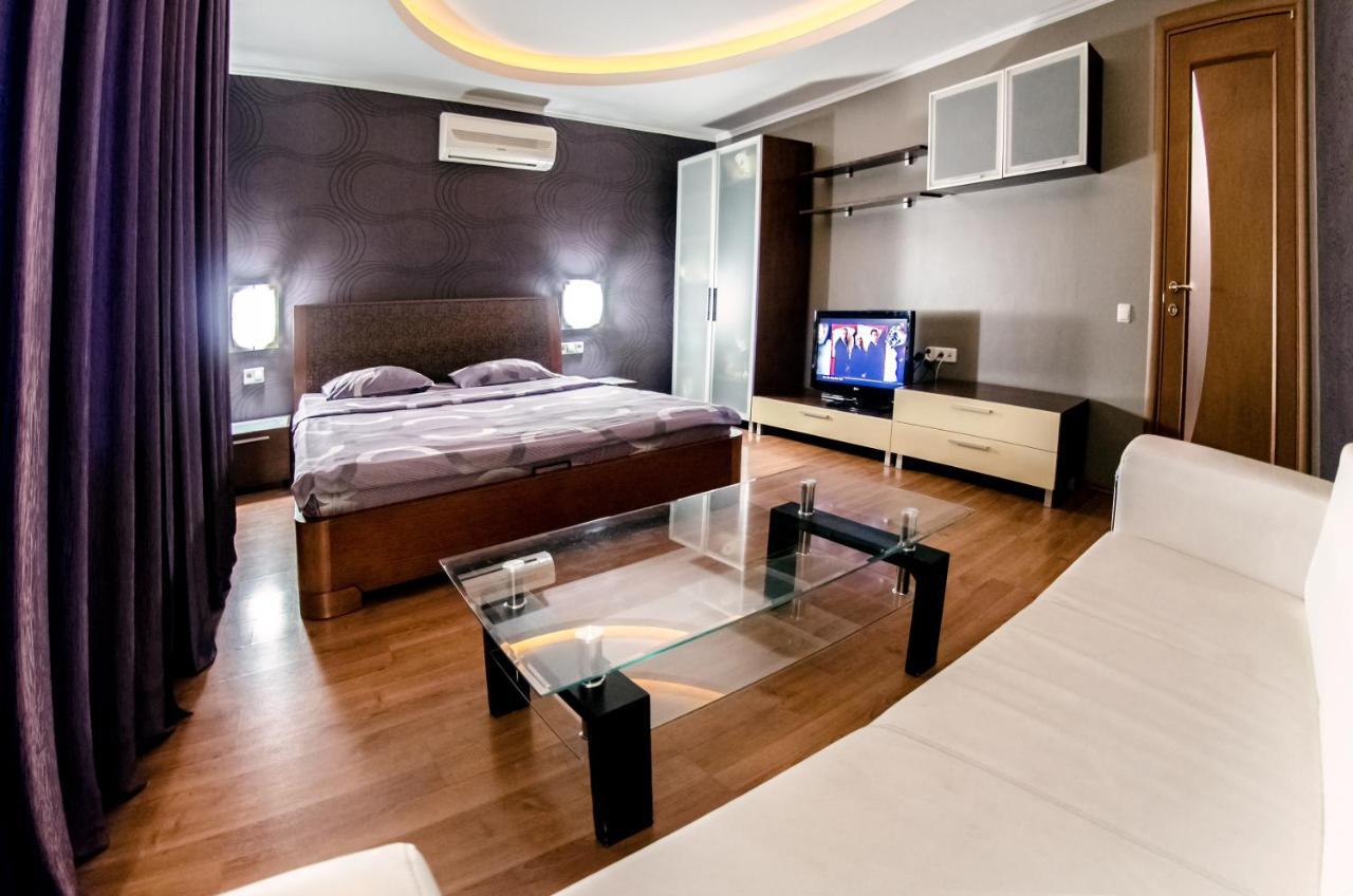 Home Apartments Киев Экстерьер фото